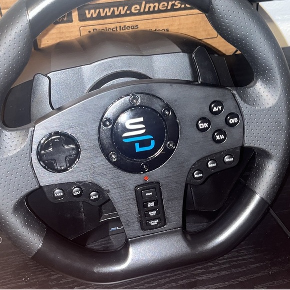 Gaming steering wheel with petals can play with (PlayStation4Xbox one Xbox X/S